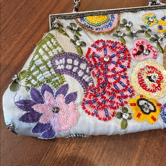 Bandolino Clutch Purse Beaded Floral Embroidery - Picture 3 of 6